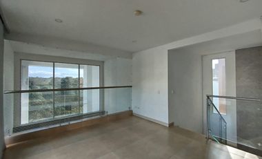 Apartamento en Arriendo  en Unidad Cerrada ubicado en Pinares Alto