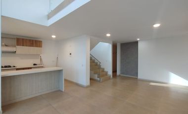Apartamento en Arriendo  en Unidad Cerrada ubicado en Pinares Alto
