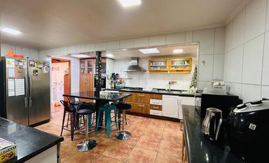 Espectacular Casa En Barrio Santa Rosa 5d, 4b, Huechuraba