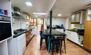 Espectacular Casa En Barrio Santa Rosa 5d, 4b, Huechuraba