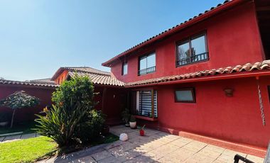 Espectacular Casa En Barrio Santa Rosa 5d, 4b, Huechuraba