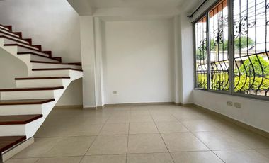 🏡✨ ¡GANGAZO! Casa Gigante en Barrio Jardín – $390.000.000 💰