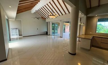 Renta Casa Campestre en Condominio Combia