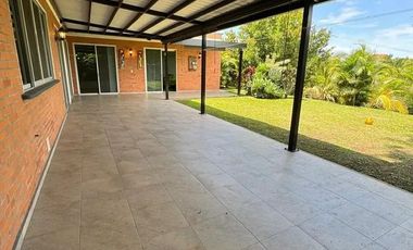 Renta Casa Campestre en Condominio Combia