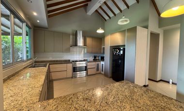 Renta Casa Campestre en Condominio Combia