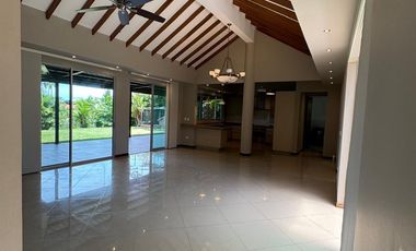 Renta Casa Campestre en Condominio Combia