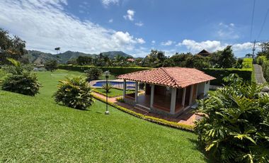 Renta Casa Campestre en Condominio Combia