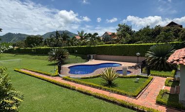 Renta Casa Campestre en Condominio Combia