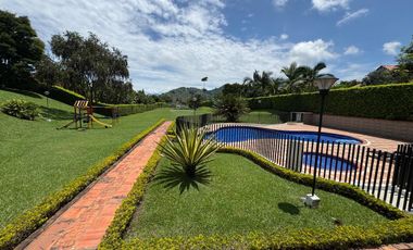 Renta Casa Campestre en Condominio Combia