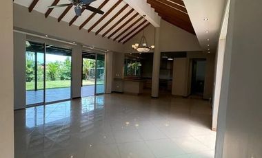 Renta Casa Campestre en Condominio Combia