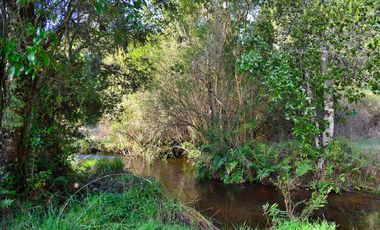 DOS PARCELAS AL PRECIO DE UNA, CON LUZ, AGUA Y FIBRA OPTICA YA INSTALADA, LISTAS PARA CONSTRUIR