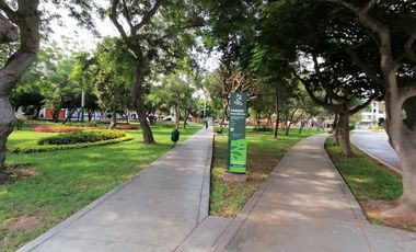 Casa En La Mejor Zona De Higuereta - Surco, Con Espectacular Área Social