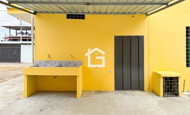 Casa Esquinera en Venta en Lilian María, Machala