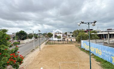 Casa Esquinera en Venta en Lilian María, Machala