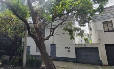 VENTA DE GRANDE CASA EN HIPODROMO CONDESA, CUAUTÉMOC, CDMX.
