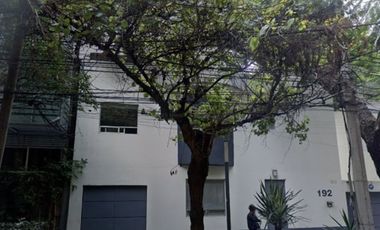 VENTA DE GRANDE CASA EN HIPODROMO CONDESA, CUAUTÉMOC, CDMX.