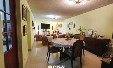 VENDO POR VIAJE! Departamento en PRIMER PISO – 142.93 m² C/ COCHERA