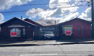 Vende Propiedad  de 255 M2 con dos casas con excelente ubicación Comercial o habitacional en Calle Jose Miguel Carrera. A una cuadra de Hiper Líder Puerto Montt.