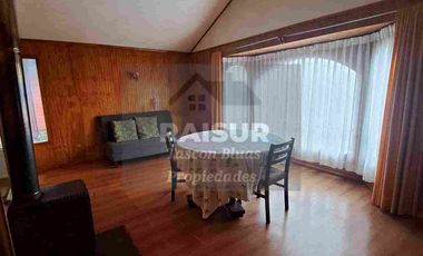 Vende Propiedad  de 255 M2 con dos casas con excelente ubicación Comercial o habitacional en Calle Jose Miguel Carrera. A una cuadra de Hiper Líder Puerto Montt.