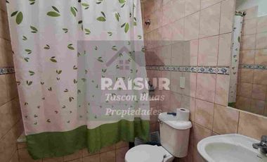 Vende Propiedad  de 255 M2 con dos casas con excelente ubicación Comercial o habitacional en Calle Jose Miguel Carrera. A una cuadra de Hiper Líder Puerto Montt.