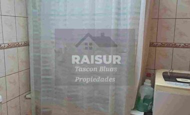 Vende Propiedad  de 255 M2 con dos casas con excelente ubicación Comercial o habitacional en Calle Jose Miguel Carrera. A una cuadra de Hiper Líder Puerto Montt.