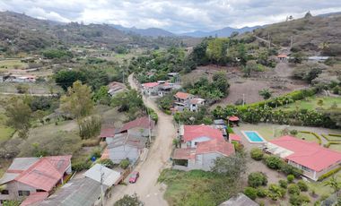 Terreno en venta en el Valle de Yunguilla, Santa Isabel, Azuay, Ecuador.