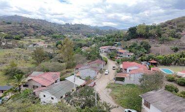 Terreno en venta en el Valle de Yunguilla, Santa Isabel, Azuay, Ecuador.