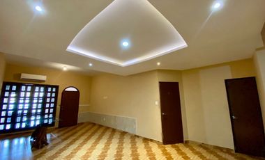 VENDO CASA AMPLIA CERCA DEL IMSS DE DIAZ MIRON