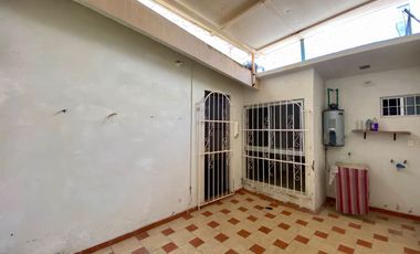 VENDO CASA AMPLIA CERCA DEL IMSS DE DIAZ MIRON