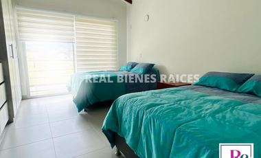 ARRIENDO CASA MEDIANERA EN UNIDAD ABIERTA