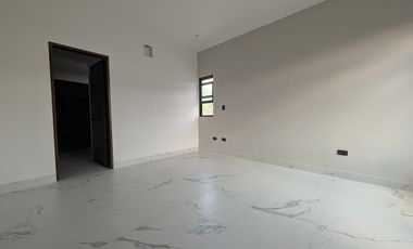 CASA EN VENTA EN CAROLCO CARRETERA NACIONAL
