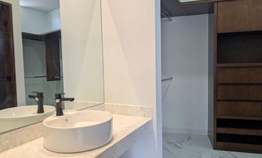 CASA EN VENTA EN CAROLCO CARRETERA NACIONAL