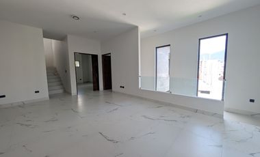CASA EN VENTA EN CAROLCO CARRETERA NACIONAL