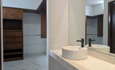 CASA EN VENTA EN CAROLCO CARRETERA NACIONAL