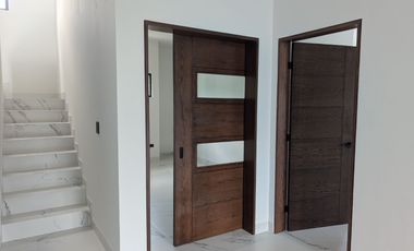 CASA EN VENTA EN CAROLCO CARRETERA NACIONAL