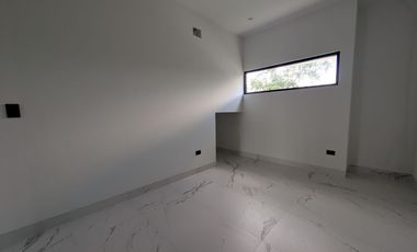 CASA EN VENTA EN CAROLCO CARRETERA NACIONAL