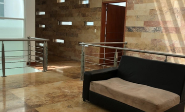 BONITA CASA EN LOMAS DE ANGELOPOLIS, PUEBLA. EN VENTA (REMATE BANCARIO)