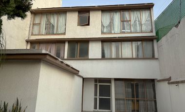 Casa en venta en Satélite con excelente ubicación y potencial comercial