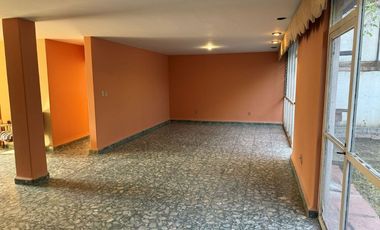 Casa en venta en Satélite con excelente ubicación y potencial comercial