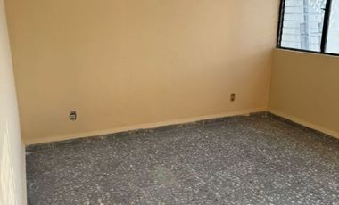 Casa en venta en Satélite con excelente ubicación y potencial comercial