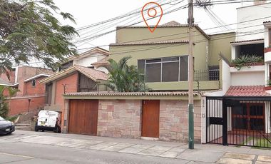 Amplia casa en Venta en Santiago de Surco