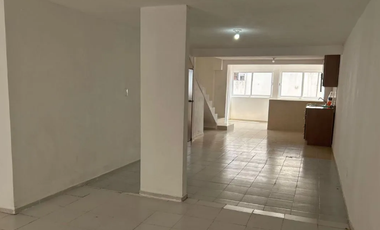 SE VENDE CASA EN REMATE BANCARIO EN CALLE ITALIA LTE 21, CONDADO 24, COLONIA CUMBRES DEL VALLE TLALNEPLANTA