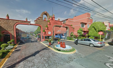 EXCELENTE CASA EN CONDOMINIO EN PROCESO DE RECUPERACIÓN EN LA CALLE DE CRUZ DE CRISTO COLONIA SANTA CRUZ DEL MONTE
