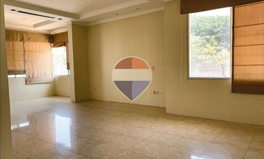 ALQUILER CASA 5 DORMITORIOS PUERTO AZUL VIA A LA COSTA