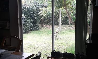 Vendo propiedad de 320m2 de terreno y 141m2 de construcción, 1 dormitorio en planta baja