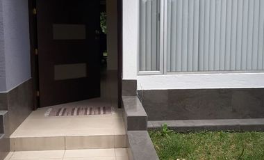 Vendo propiedad de 320m2 de terreno y 141m2 de construcción, 1 dormitorio en planta baja