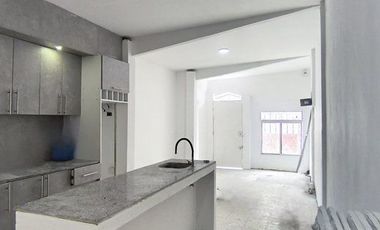 VENTA CASA CON USO COMERCIAL CDLA. ACACIAS - SUR