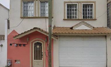 HERMOSA CASA EN PIEDRAS NEGRAS EN ZONA DE ALTA PLUSVALÍA