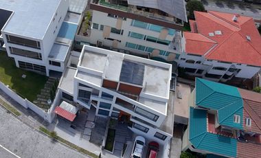 Casa Moderna en Venta  |  348,44 m²  | Urbanización Balcón del Norte – Carcelén