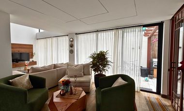 Casa Moderna en Venta  |  348,44 m²  | Urbanización Balcón del Norte – Carcelén